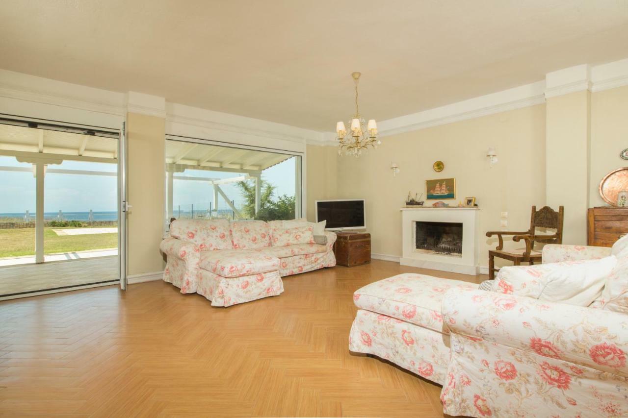 Magnificent Seascape Villa On A Secluded Beach Nea Moudania Ngoại thất bức ảnh